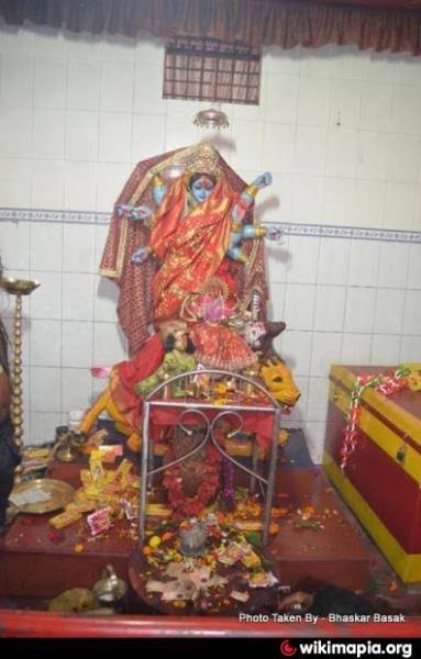 Pilgrims at Aparna Shakti Peeth